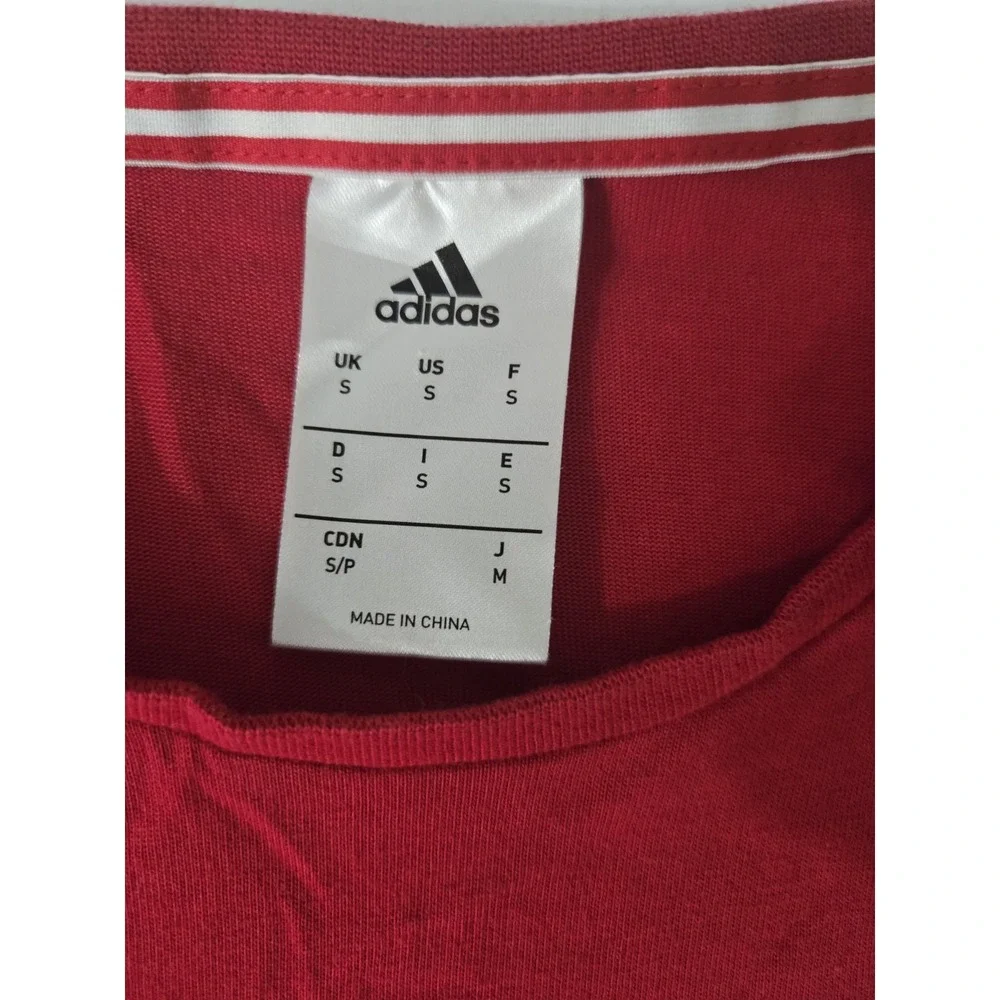 Adidas Manchester United‎ T-Shirt Mens Small Red Embroidered Logo Crew Neck Gym
